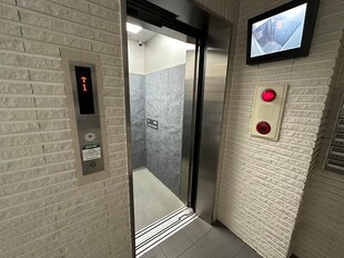 マンショングランの物件外観写真